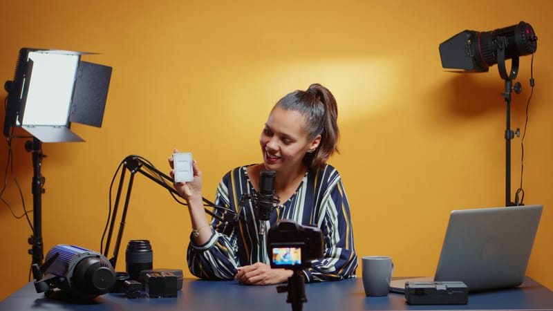 influencer-in-her-studio